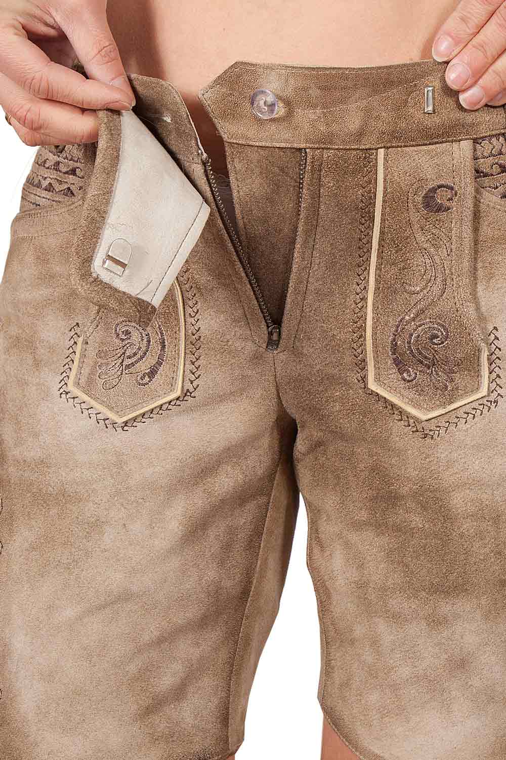 Beyoncé Lederhosen